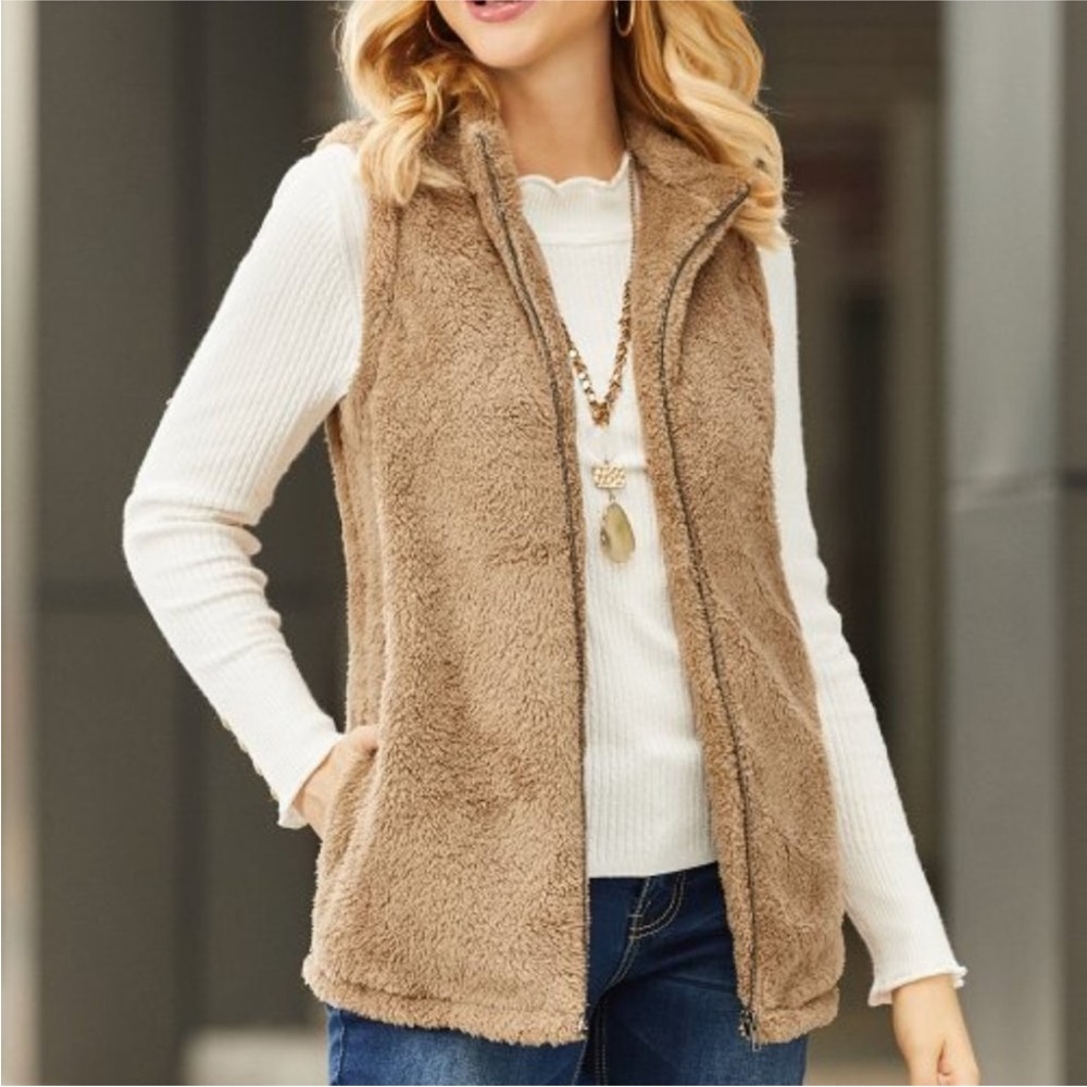 NWT Suzanne Betro Khaki Camel Tan Teddy Zip up Vest with Pockets Size Sm…